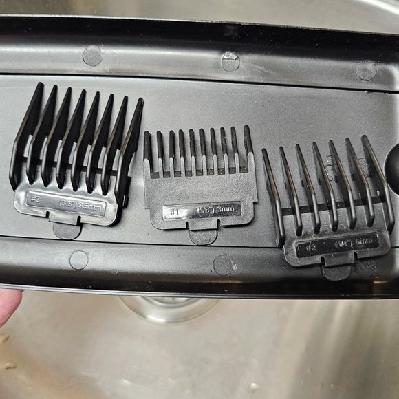 Conair corded trimmer with hard shell case and three attachments - Picture 8 of 10